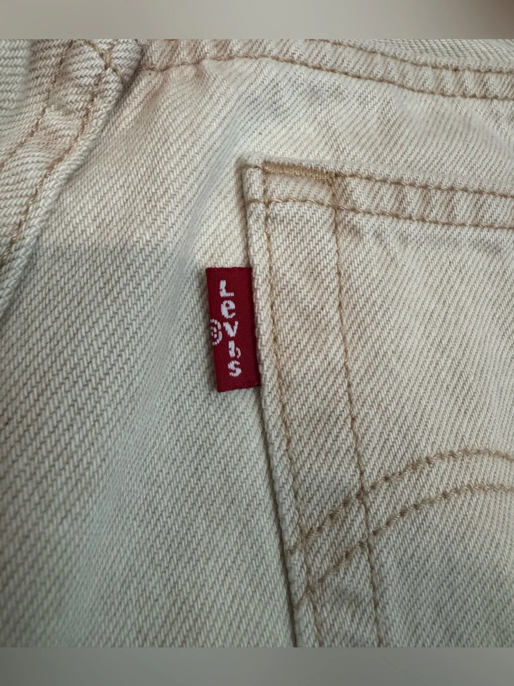 Women Levi's Off-White Straight Leg Jeans